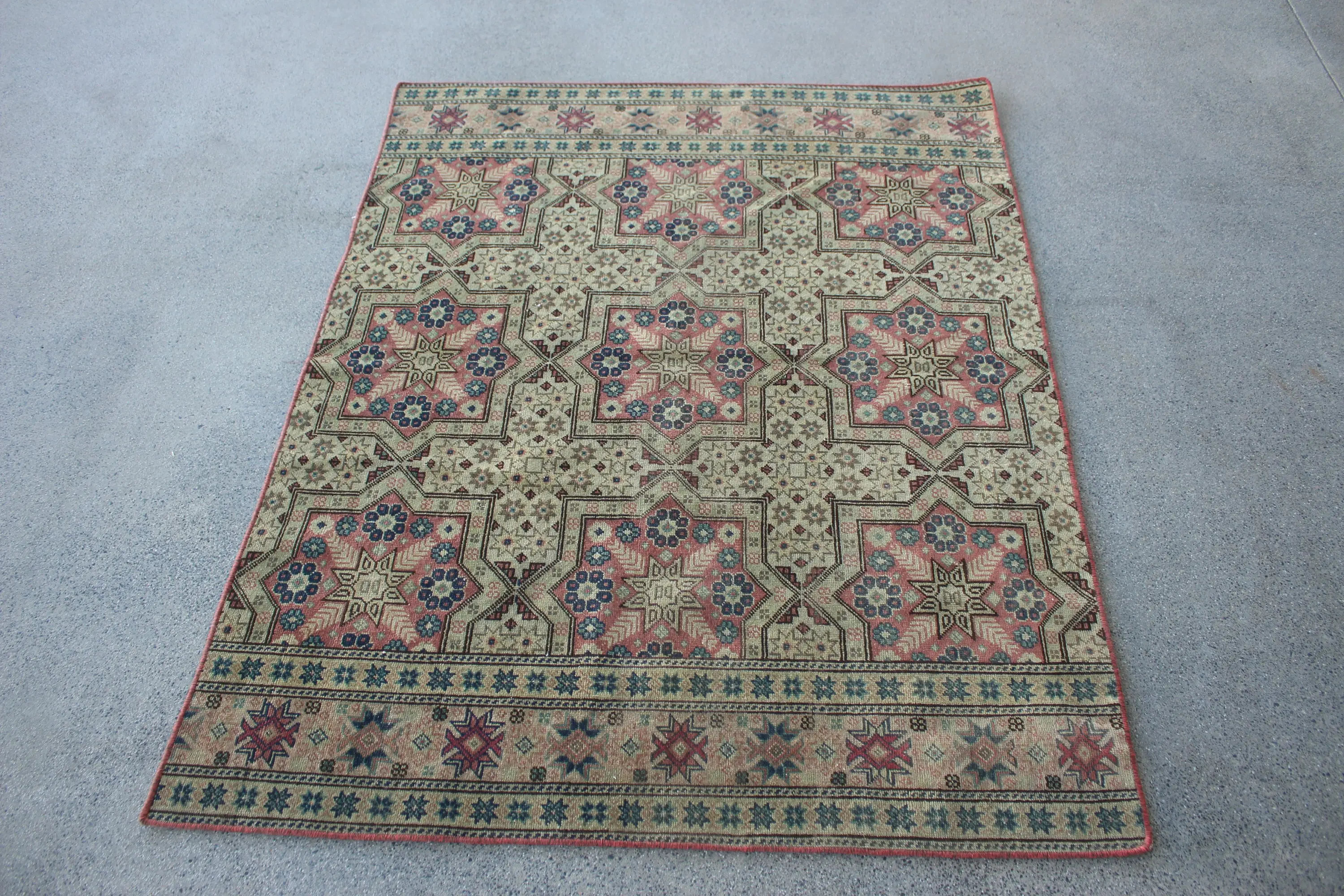 Alfombra de acento turco, alfombra vintage de 3,8x4,8 pies, alfombra de lana roja - 1