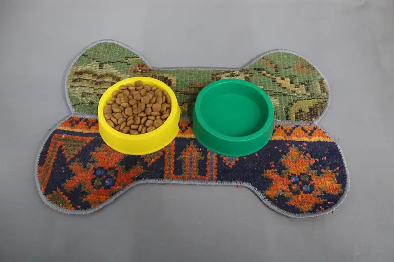 Bohemian Round Wool Placemat, Green and Orange Traditional Design