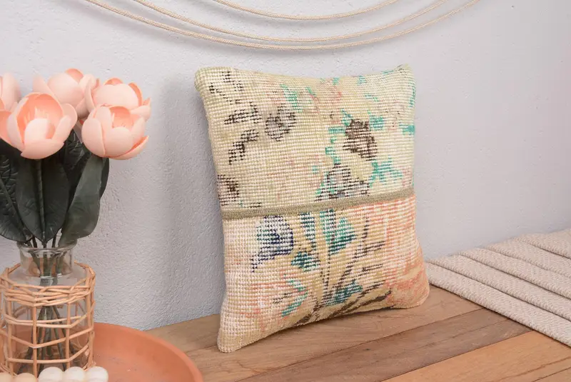 Beige-grünes Patchwork-Wurfkissen, 14x14 besticktes Kissen