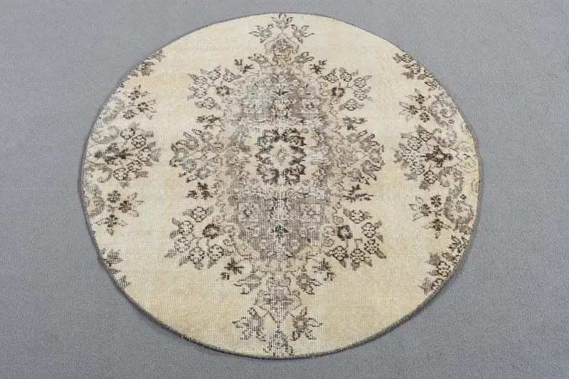Vintage Oushak Round Rug 3.5x3.5 ft (107x107 cm), Turkish White Patchwork Wool Rug - 1