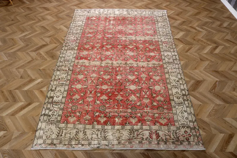 5.5x9.4 ft Vintage Türk Halısı, Büyük Halı, Oushak Kırmızı Yün Halı - 1