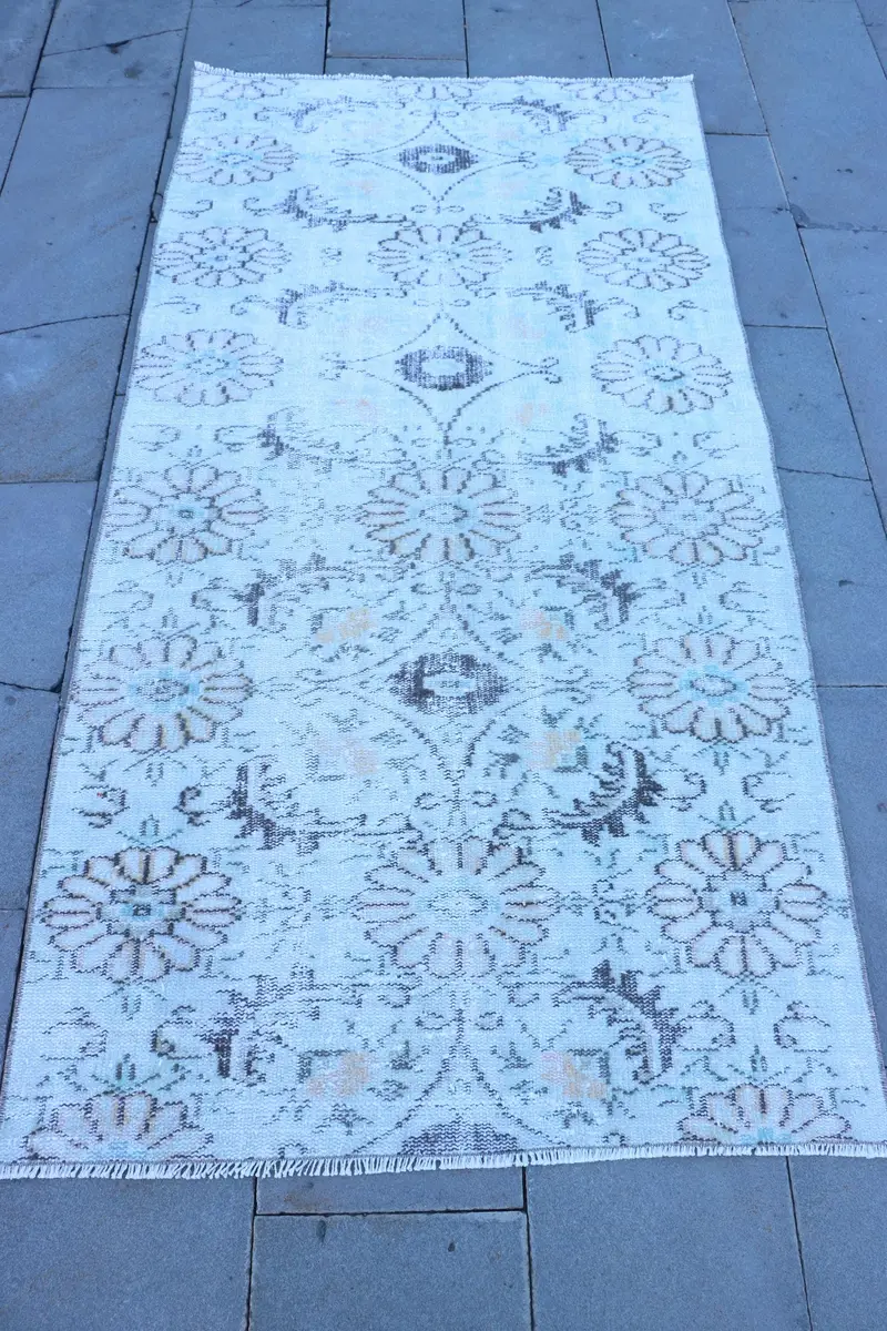 Elegante Alfombra Beige con Detalles Marrones, 3,4x6,6 ft