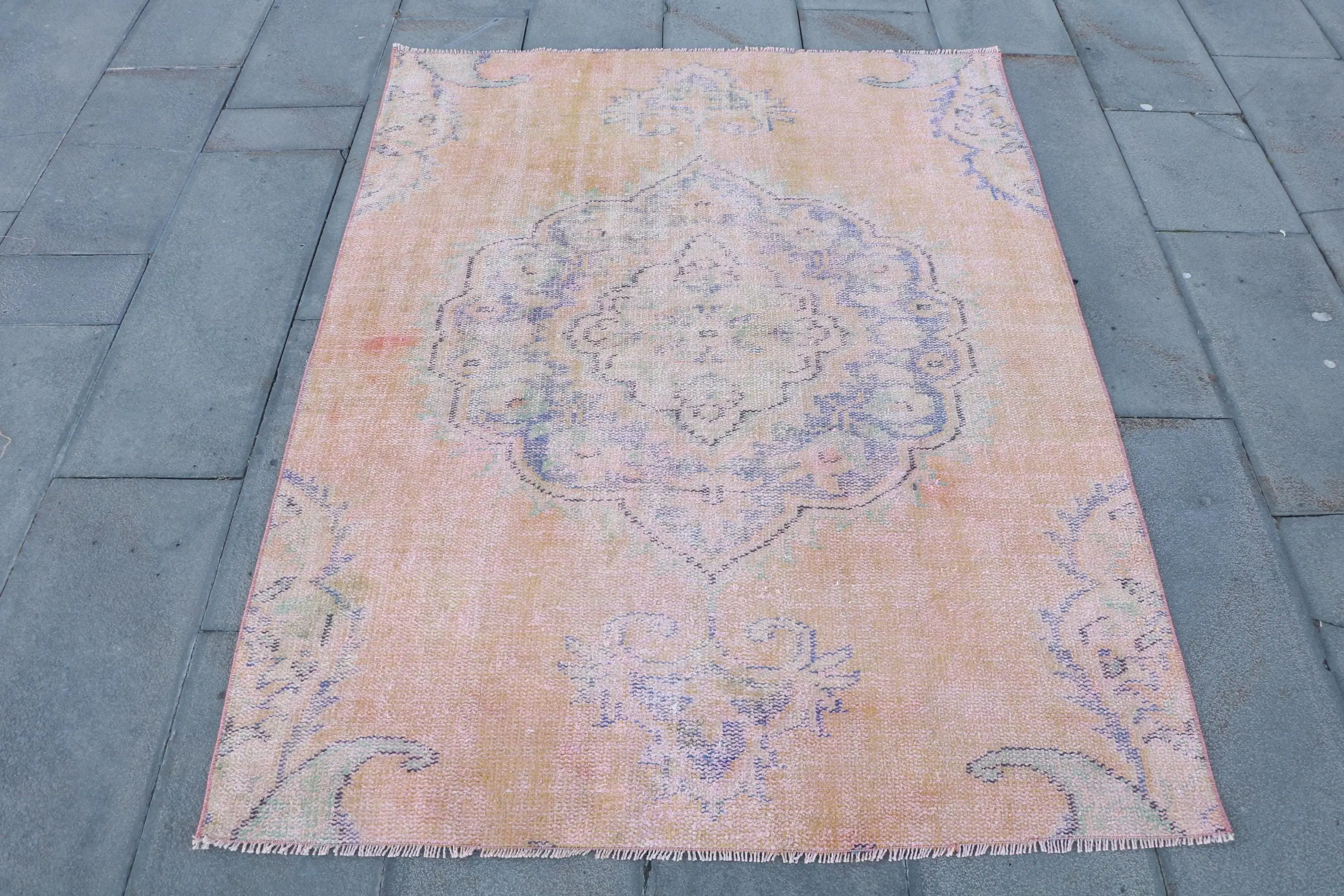 Türk Aksanlı Halı 4.2x5.5 ft, Sarı Mavi Puantiyeli Yün Halı - 1