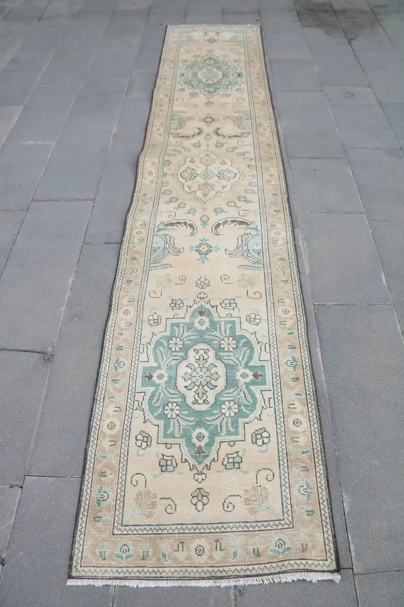 Zarif Bej ve Yeşil Halı, 2,3x12,1 ft Soyut Tasarım