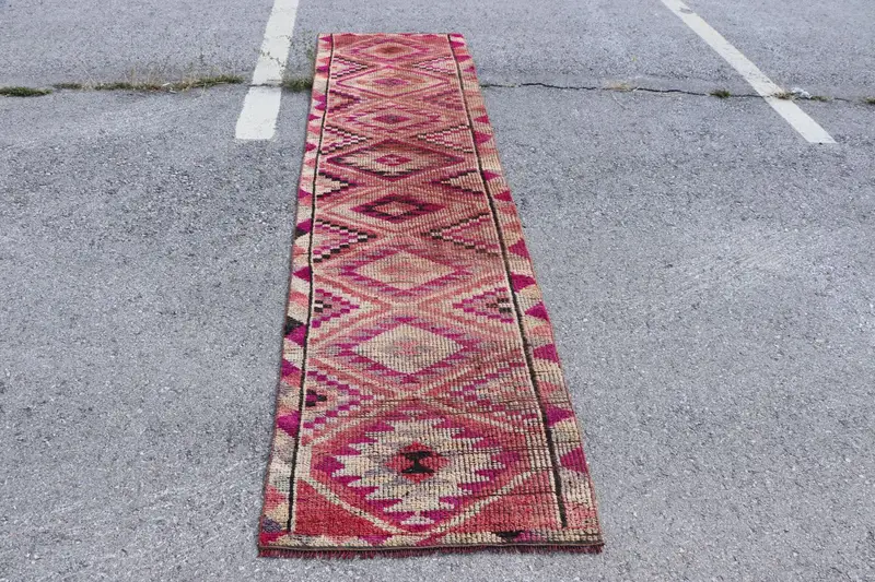 2.6x10 ft Vintage Türk Halısı, Yolluk Halısı, Kırmızı Herki Kareli Halı - 1