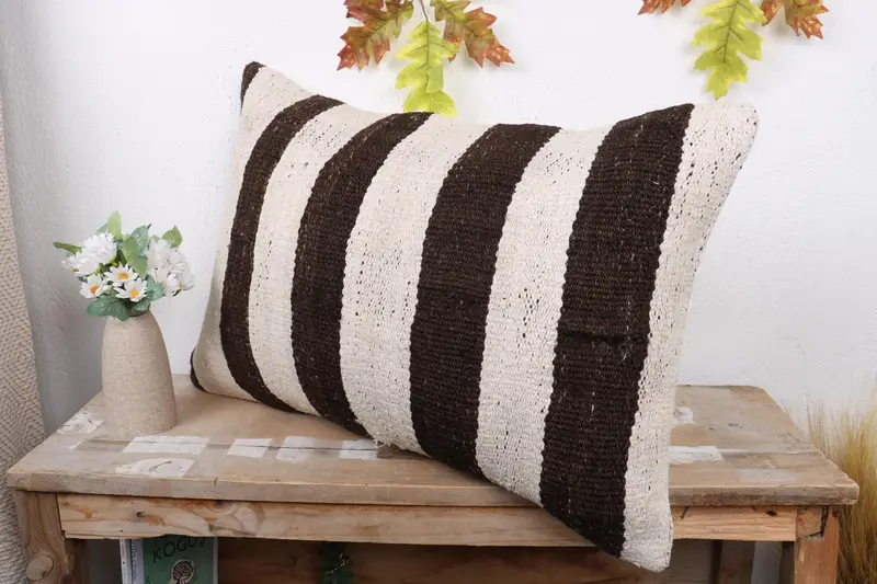 Ethnical Kilim Rug Pillow, Gift Pillow, Cushion Cover, Aesthetic Pillow Case, 16x24 White Cushion, Vintage Kilim Throw Pillow, Retro Throw Pillow - 4