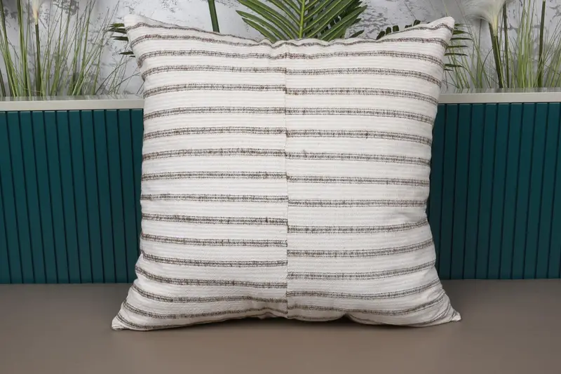 Funda de almohada crema vintage, funda de almohada antigua cuadrada de 24x24 pulgadas - 1