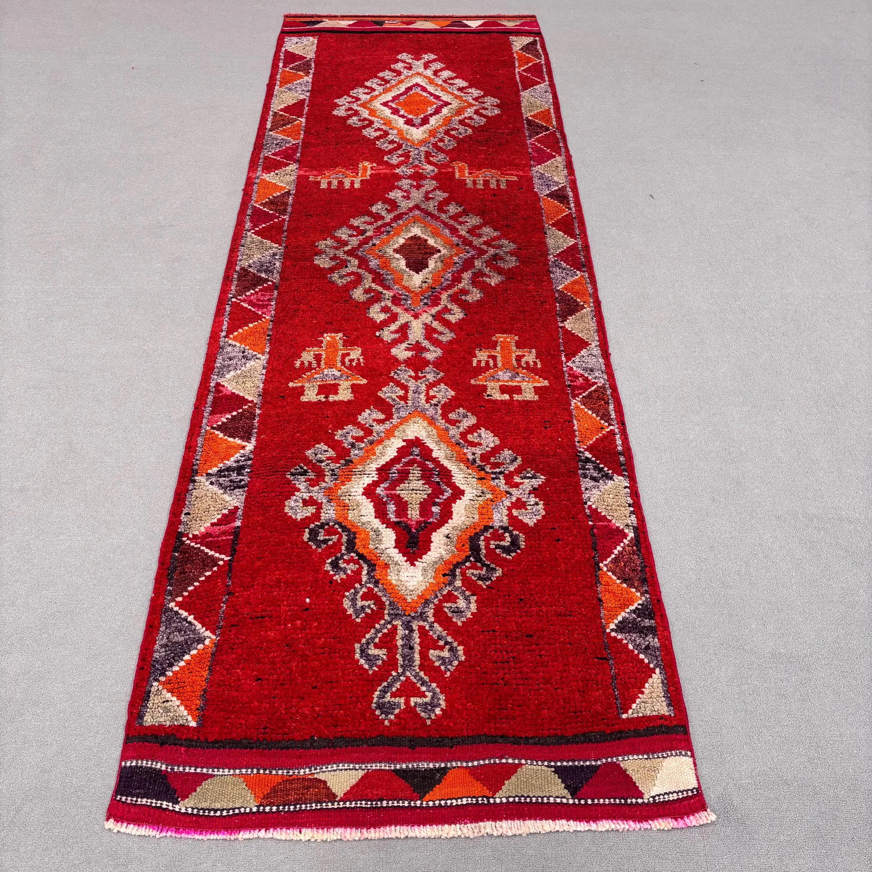 Türk Vintage Herki Halı 3.2x10.1 ft, Kırmızı Yolluk Hayvan Baskı Yün Halı - 1