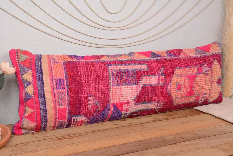 Besticktes rosa & lila Wurfkissen, handgemachtes Leinenkissen