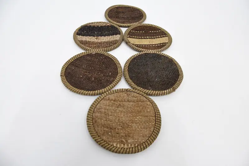 Böhmischer runder Untersetzer, rutschfester Untersetzer in Braun und Beige