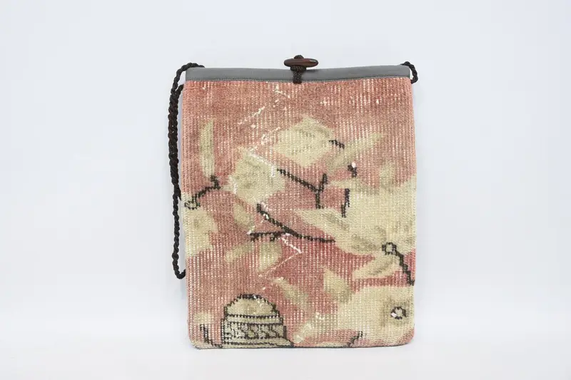 ヴィンテージモチーフのゴシックウールショルダーバッグ、ファスナー開閉キリムバッグ