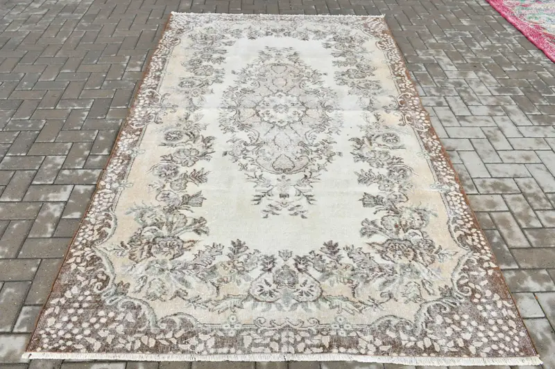 Vintage Halı, 5.4x8.9 ft Büyük Halı, Kahverengi Katı Yün Türk Halısı - 1