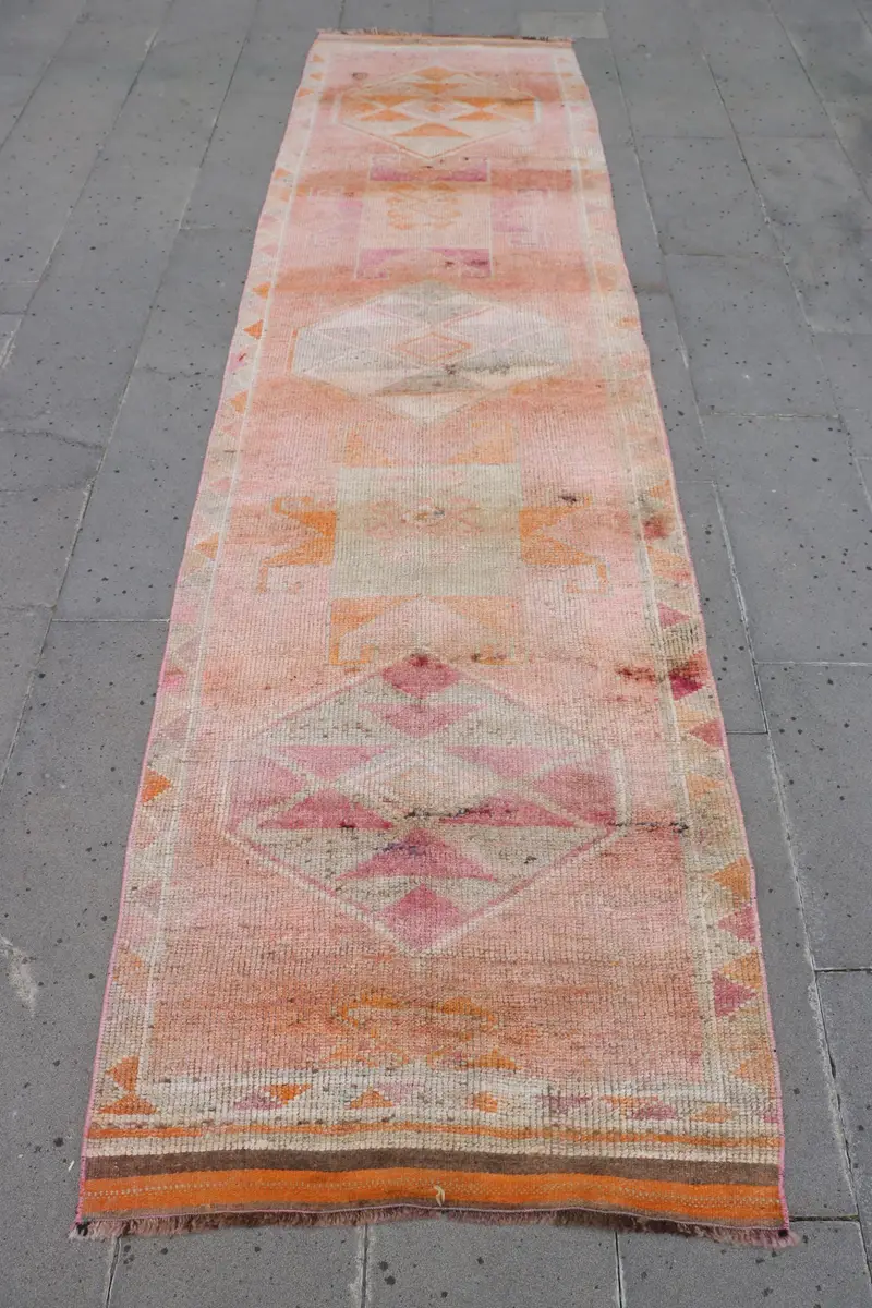 Alfombra vintage de 3x11,4 pies, alfombra turca corredora, alfombra con borde rosa naranja - 1