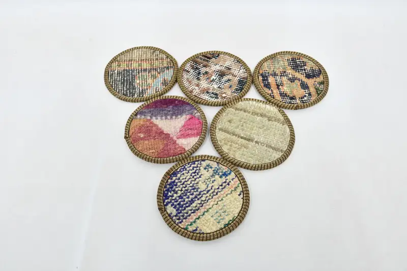 Runde Untersetzer in Bohemian-Beige und Bronze, stilvolle Bohemian-Untersetzer