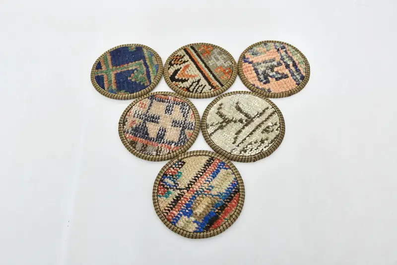 Posavasos redondos bohemios beige y bronce, posavasos bohemios únicos