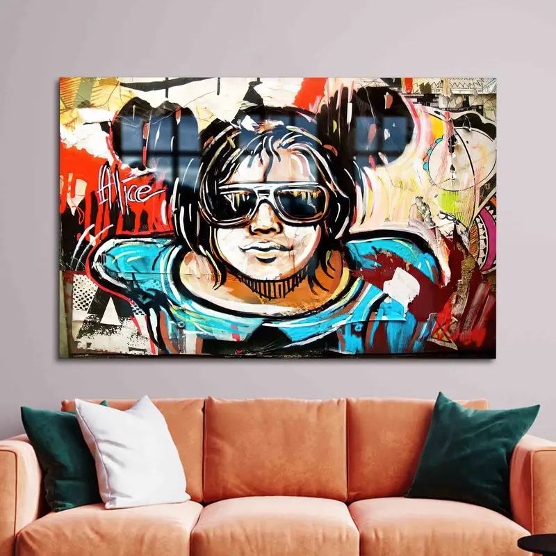 Elegant Printed Glass: Abstract Girl Street Art Design