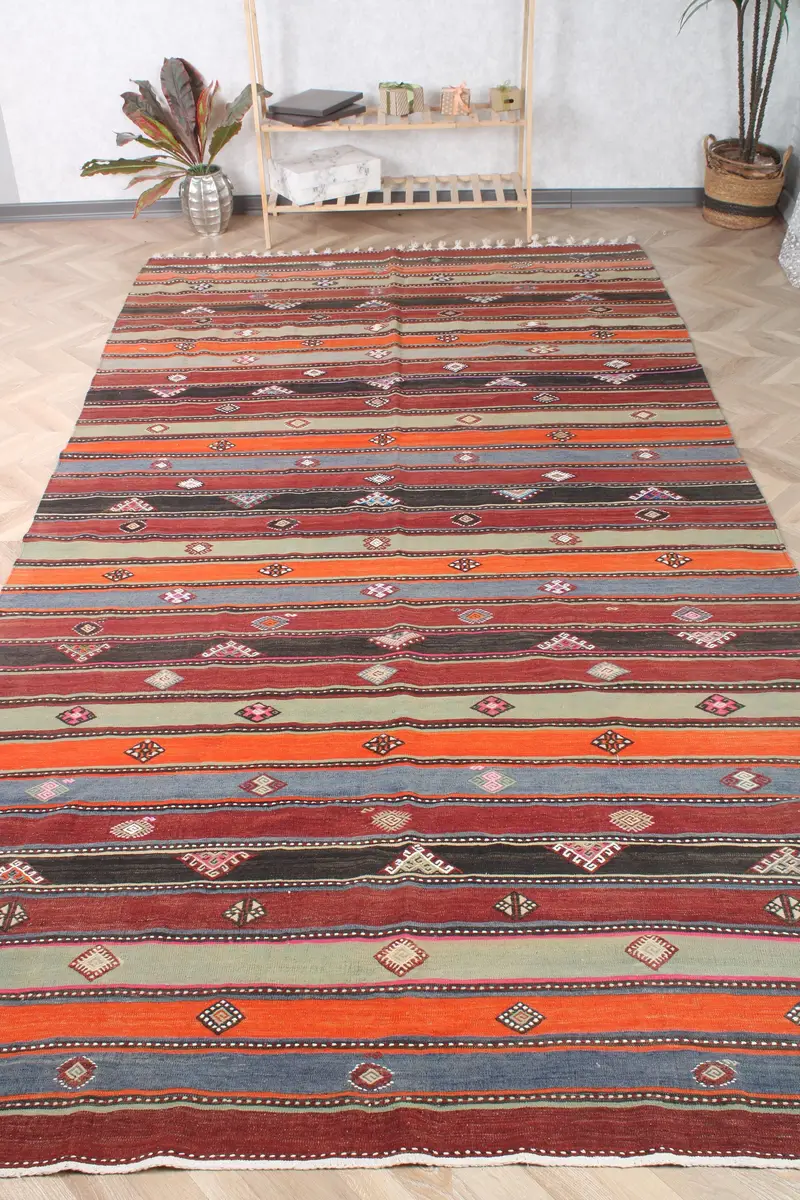 Vintage Turkish Rug, Oversize 6.1x11.9 ft (186x363 cm) Rug, Red Solid Wool Rug - 1