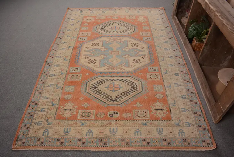 Turuncu ve Mavi Güneybatı Halısı, 5x7,5 ft Canlı Dekor