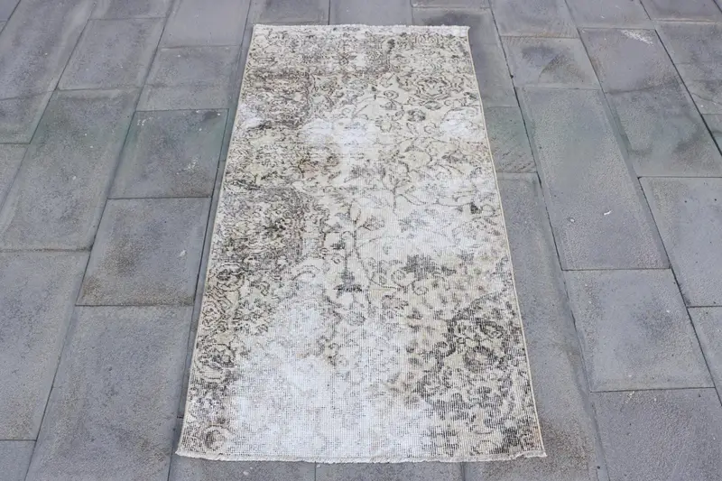 Eleganter Ikat-Teppich in Beige, 2,5 x 4,9 Fuß, schicker Wohnraum