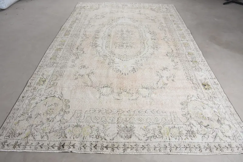 6.9x11.3 ft Rug, Turkish Vintage Rug, White Gray Animal Print Wool Rug - 1