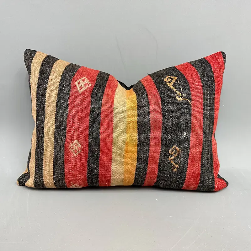 Kırmızı Çizgili Kilim Atma Yastık, 20x28 İnç Vintage Yastık