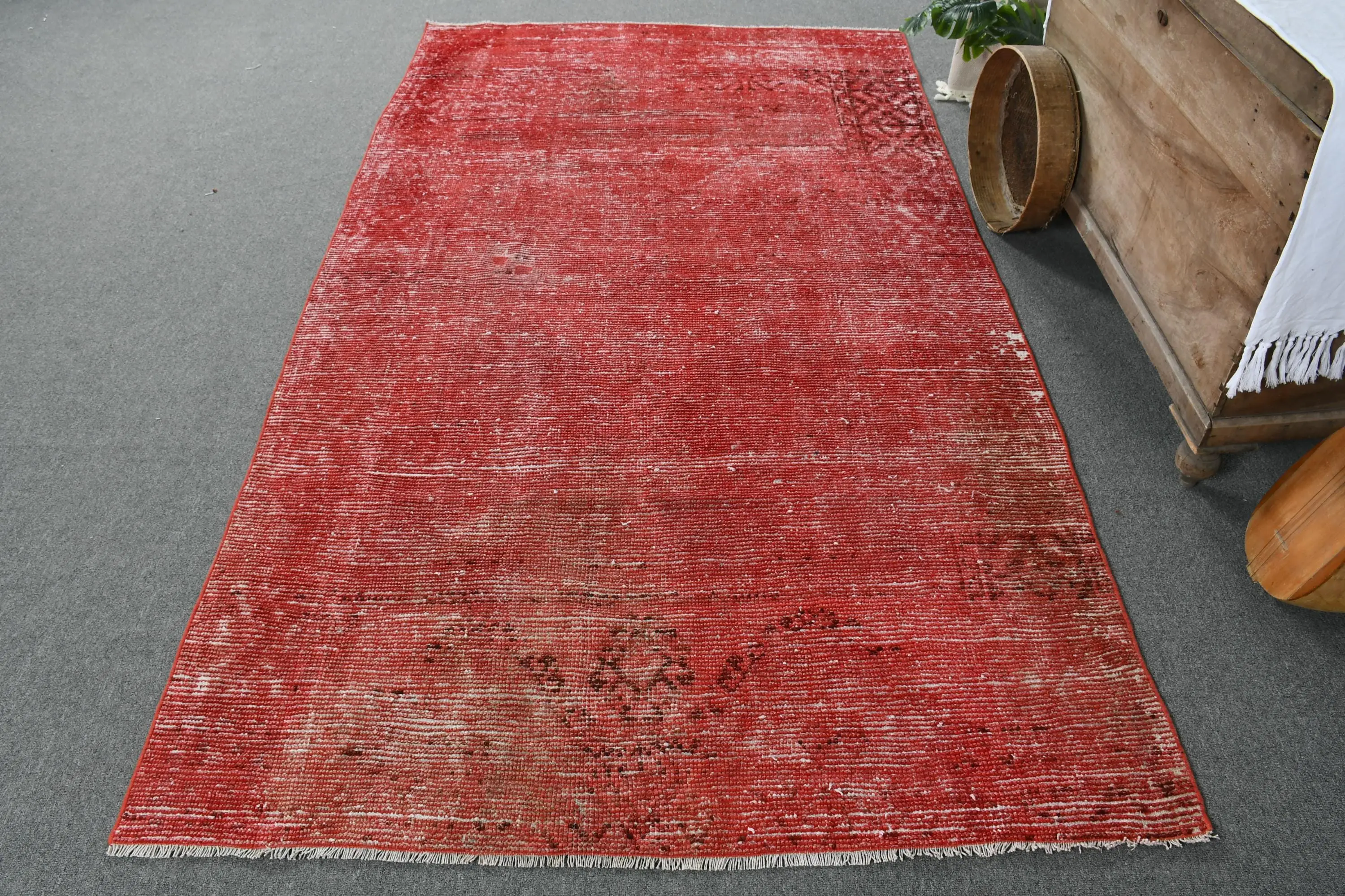 Vintage Turkish Area Rug 4.7x8.2 ft, Red Plants & trees Rug Wool - 1