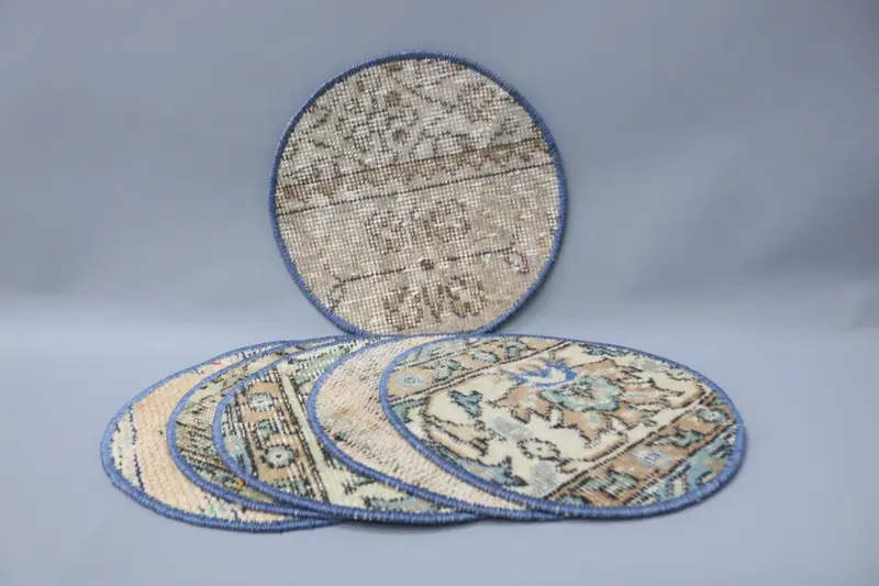 ブルーのボヘミアン プレースマット、ベージュのアクセント、ゴシック & ウエスタン スタイル