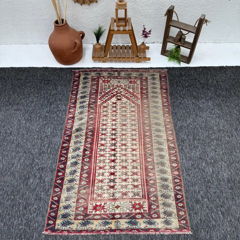 Turkish Small Rug 3.9x6.3 ft (118x192 cm), Oushak Red Geometric Vintage Rug - 1