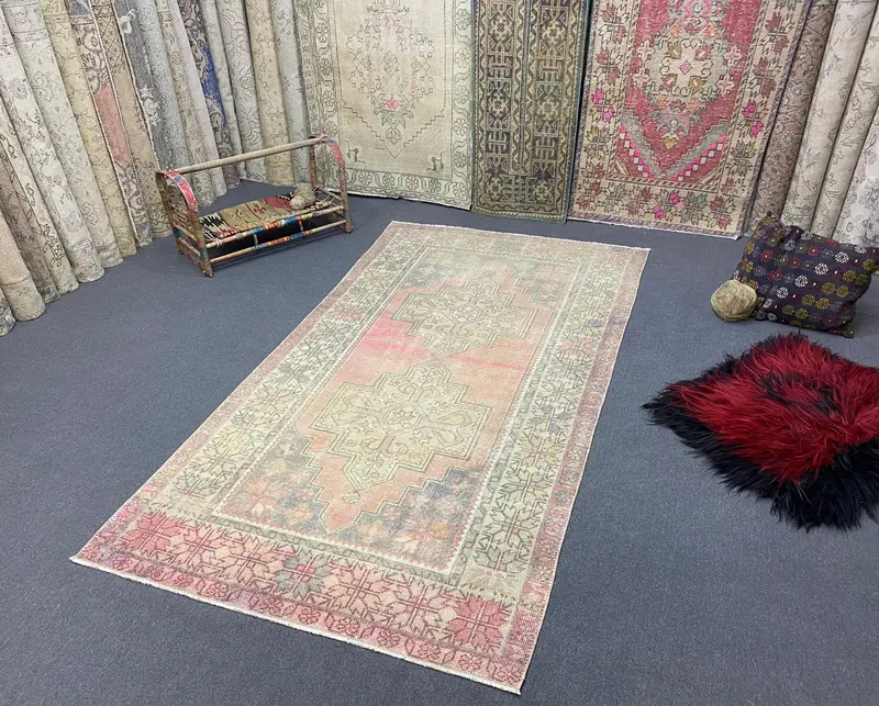 Elegant Pink & Beige Rug, 4,3x8,4 ft Floral & Geometric