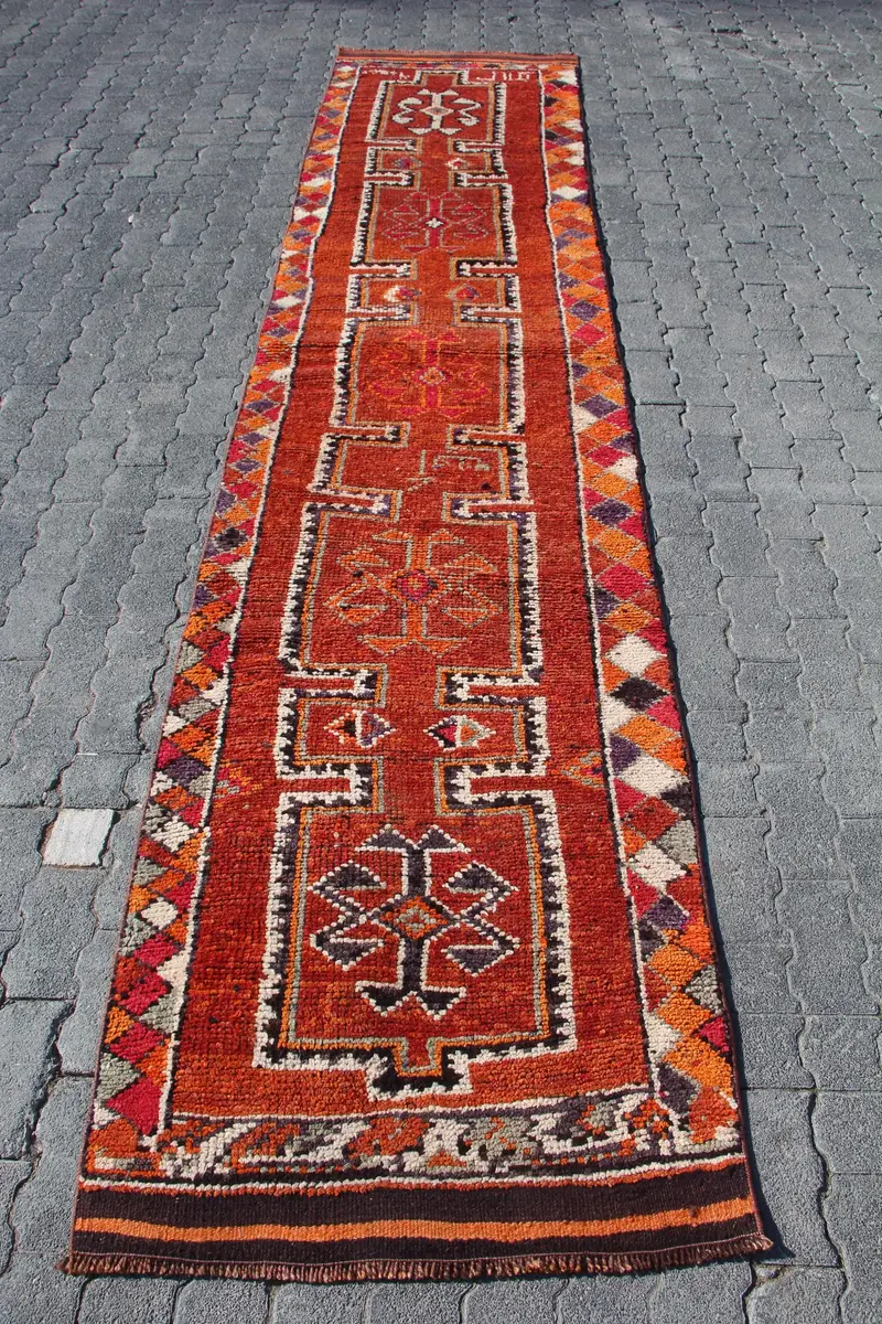2,7x12,6 ft türkischer Teppich, Vintage Läuferteppich, rot-orangefarbener Ombré-Wollteppich - 1