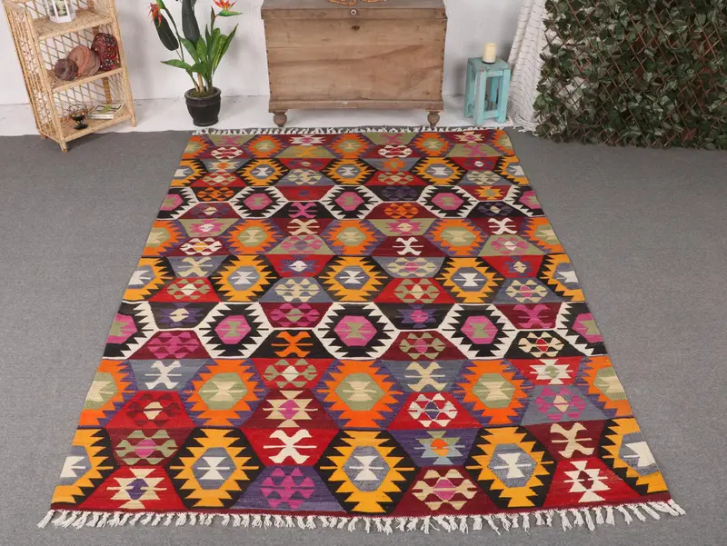 Vibrant 6,2x8,4 ft Rug, Floral & Paisley Rainbow Design