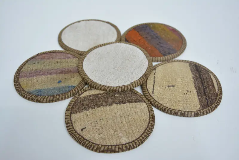 Beige und braun gestreiftes Untersetzer-Set, handgefertigte Kelim-Untersetzer