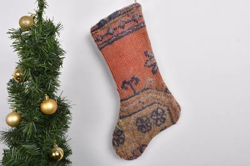 Şenlikli Noel Süsleri Deseni, 7 İnç Dekoratif Noel Çorabı