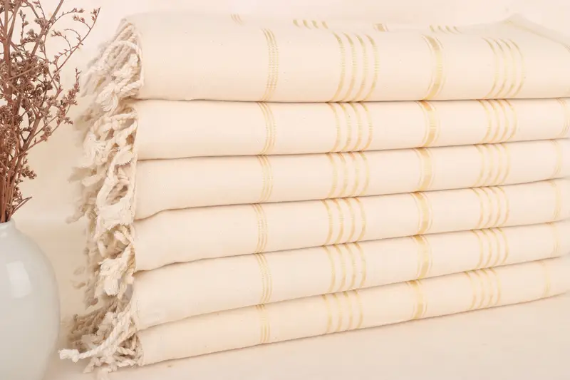 Personalisiertes Geschenkbox-Handtuch mit Monogramm aus türkischer Baumwolle, cremefarbenes Gelb, 40 x 71 Zoll