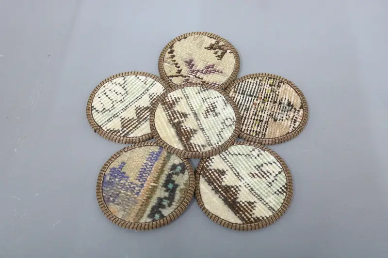 Boho Beige und Brauner runder Untersetzer, einzigartiger Kelim-Untersetzer