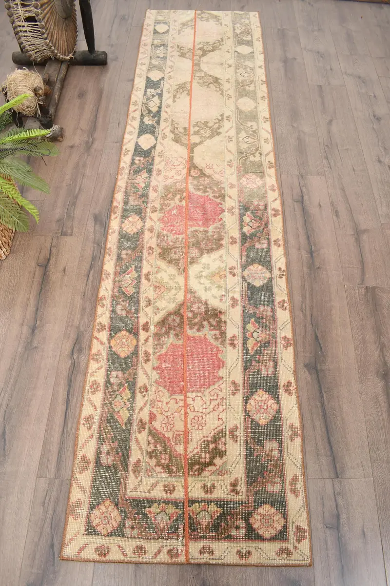2,2 x 9,2 ft türkischer Vintage-Teppich, Läuferteppich, rotgrüner südwestlicher Wollteppich - 1