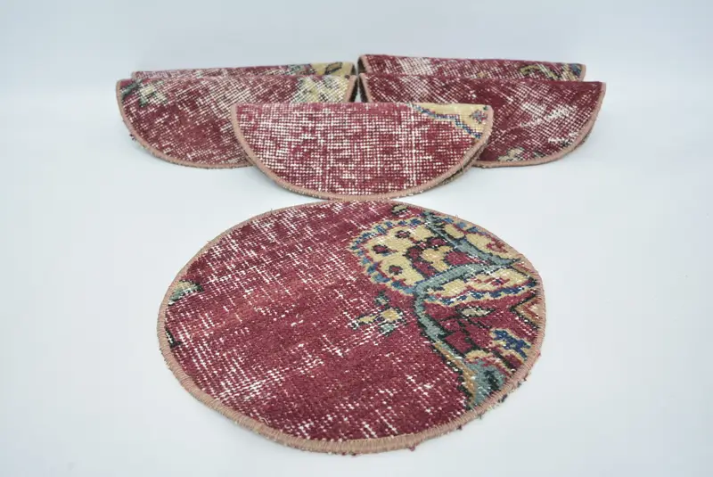 Elegant Red and Beige Circle Placemats, Premium Kitchen Decor