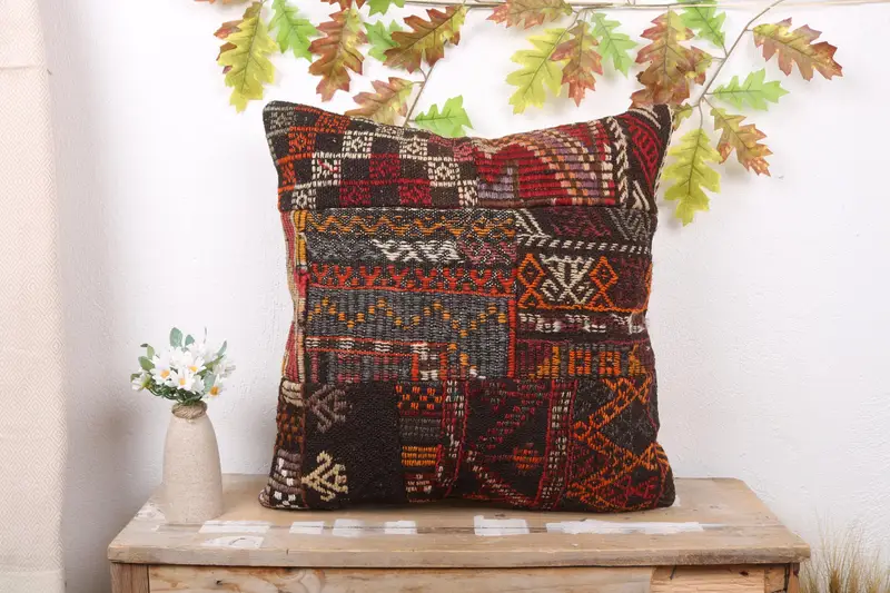 Orange & Braunes Patchwork Kissen, handgemachtes besticktes Kissen