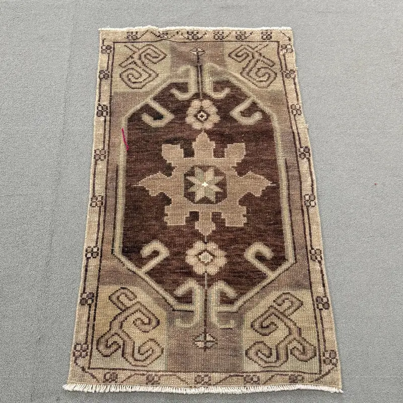 Vintage Turkish Rug, 1.7x2.9 ft Oushak Rug, Brown Beige Bordered Rug - 1