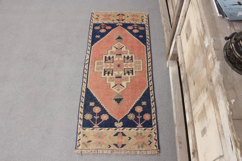 Alfombra del suroeste rosa hecha a mano, 0,1x3,4 pies con detalles en azul