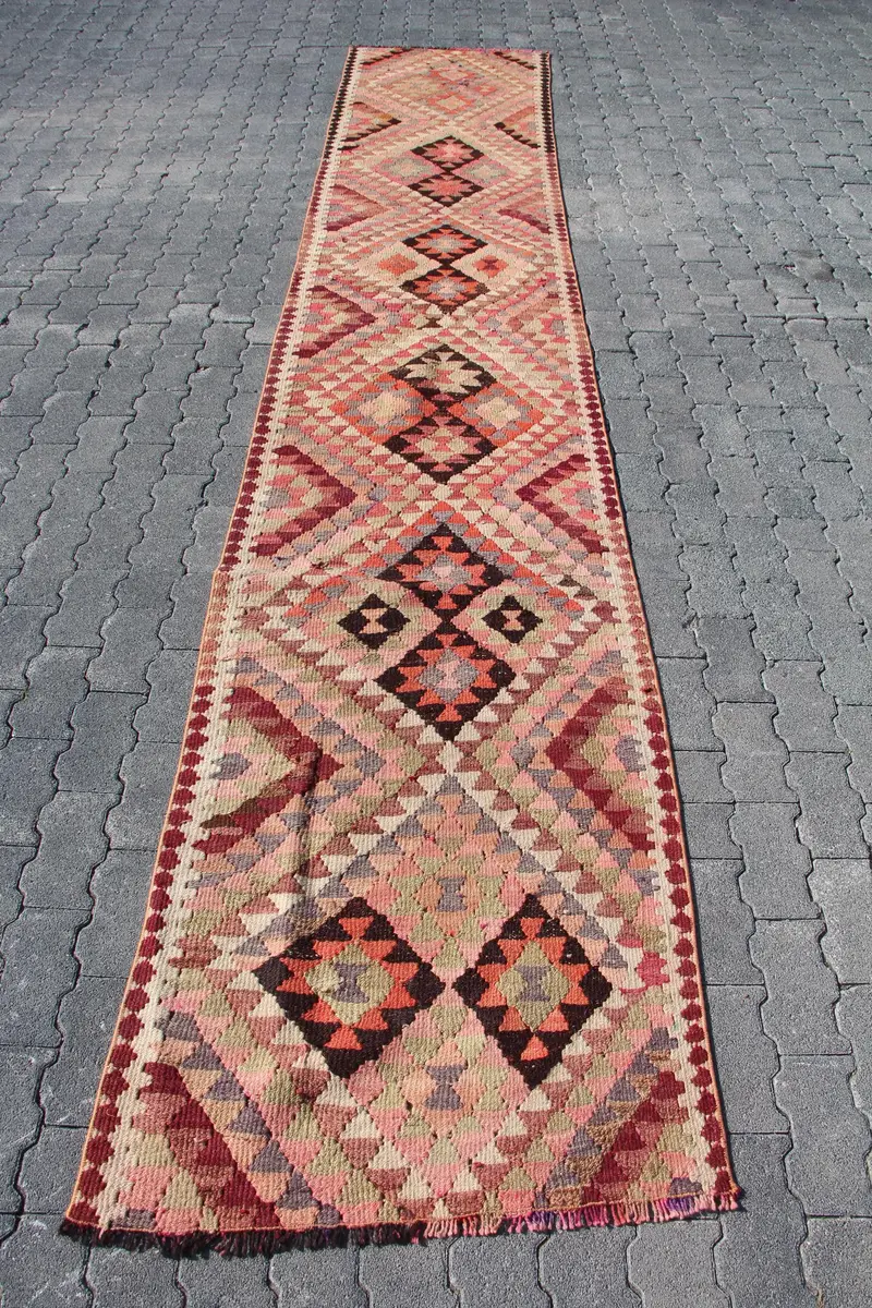 Zarif Siyah ve Mor Halı, 2,7x14,4 ft Doğadan Esinlenen Tasarım