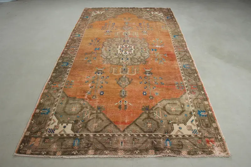 Vibrant Orange & Green Rug, 5,1x9,5 ft Ikat Pattern