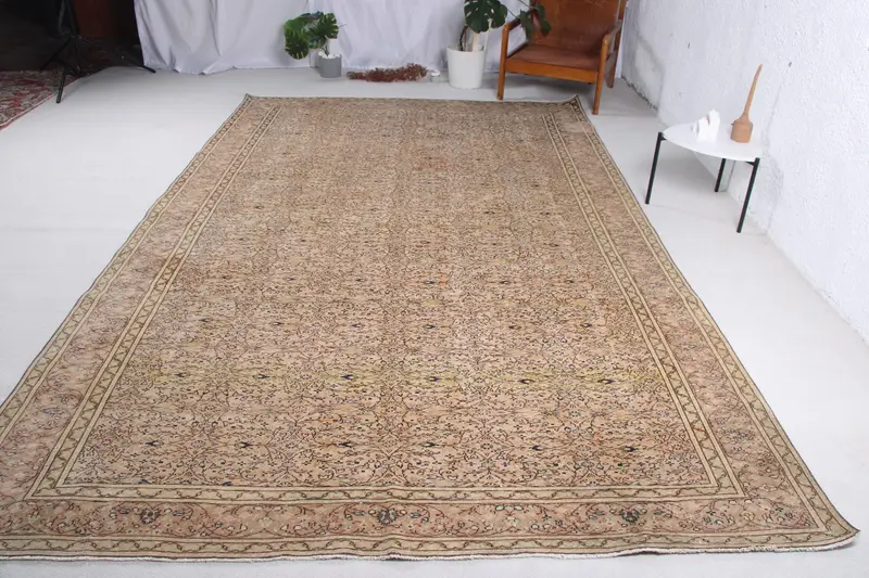 Orangefarbener 7,5 x 11,6 Fuß großer Teppich, südwestliches Muster und blaue Akzente