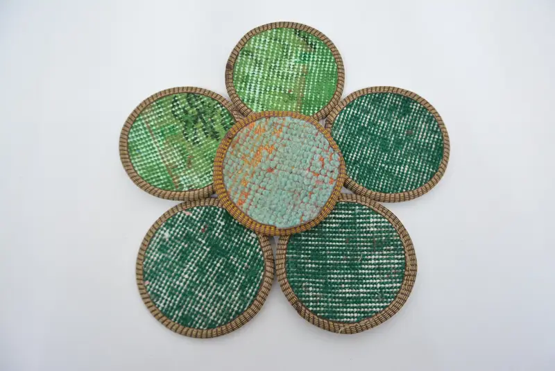 Posavasos circular verde y bronce, posavasos tradicional antideslizante