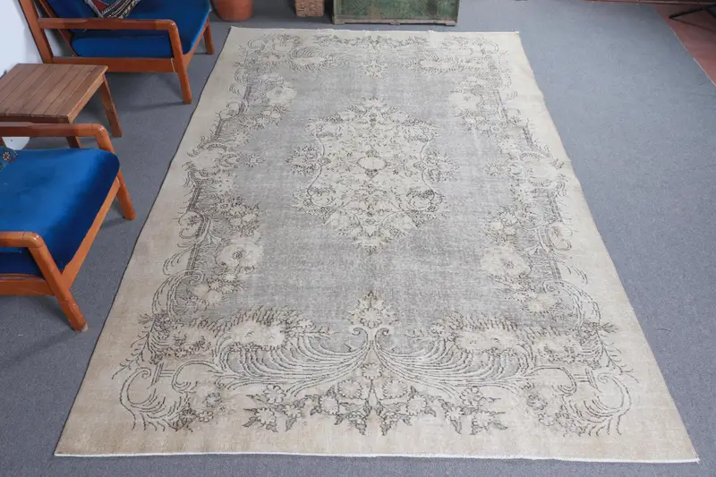 Eleganter beiger Teppich, 6,8 x 10,3 Fuß großes persisches Muster