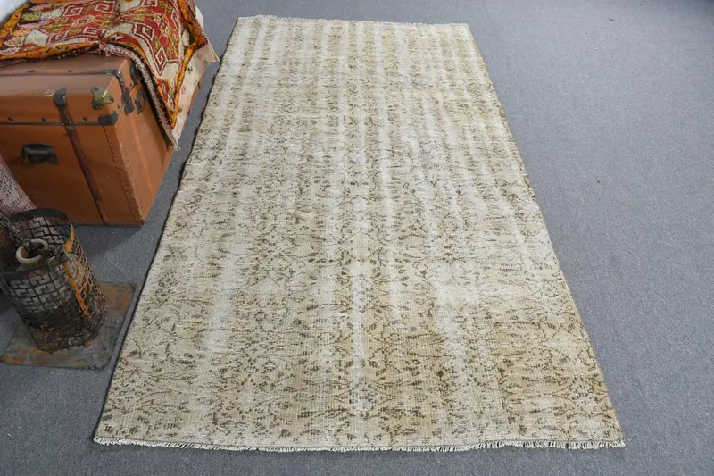 Elegant Beige Rug, 4.2x7.7 ft Bordered Design