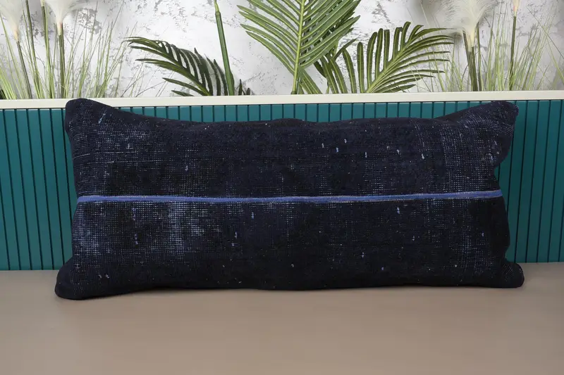 ソファ用スローピローケース、ラグジュアリーパープルアンティーク 16x35 インチピローケース - 1