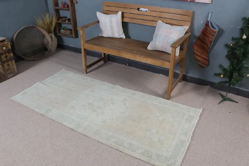 エレガントなグリーンラグ、2.9x6.3フィート、オレンジボーダー