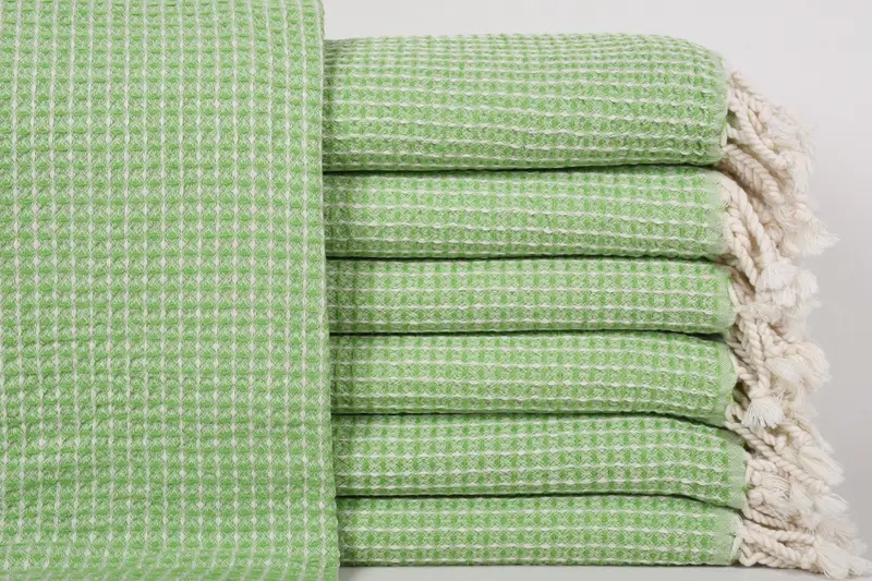 パーソナライズされたピスタチオグリーンオーガニックコットンワッフルタオル、36x67インチ - 1