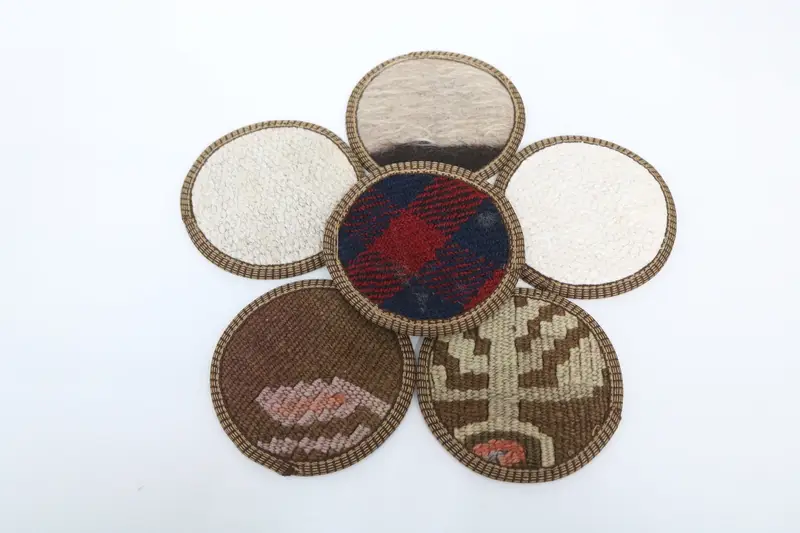 Elegante juego de posavasos a rayas, posavasos Kilim blancos y marrones